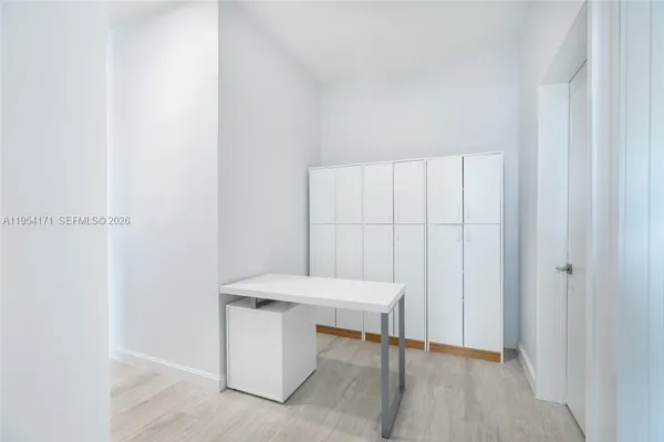$7,000 | 45 Southwest 9th Street, Unit LPH4609, Miami, FL 33130