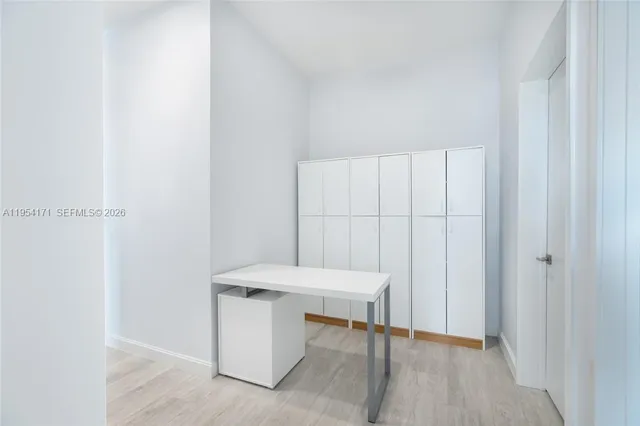 $7,800 | 45 Southwest 9th Street, Unit LPH4609, Miami, FL 33130