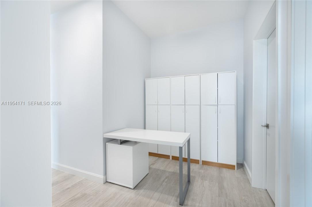 45 Southwest 9th Street, Unit LPH4609 Miami, FL 33130 - Photo 20 of 21