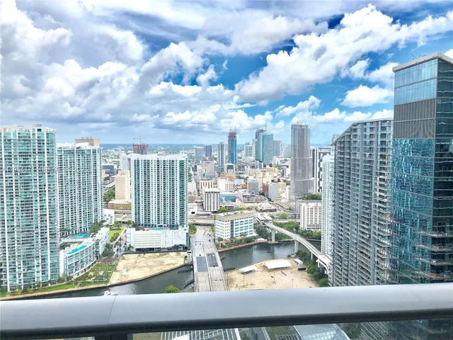 $7,800 | 45 Southwest 9th Street, Unit LPH4609, Miami, FL 33130