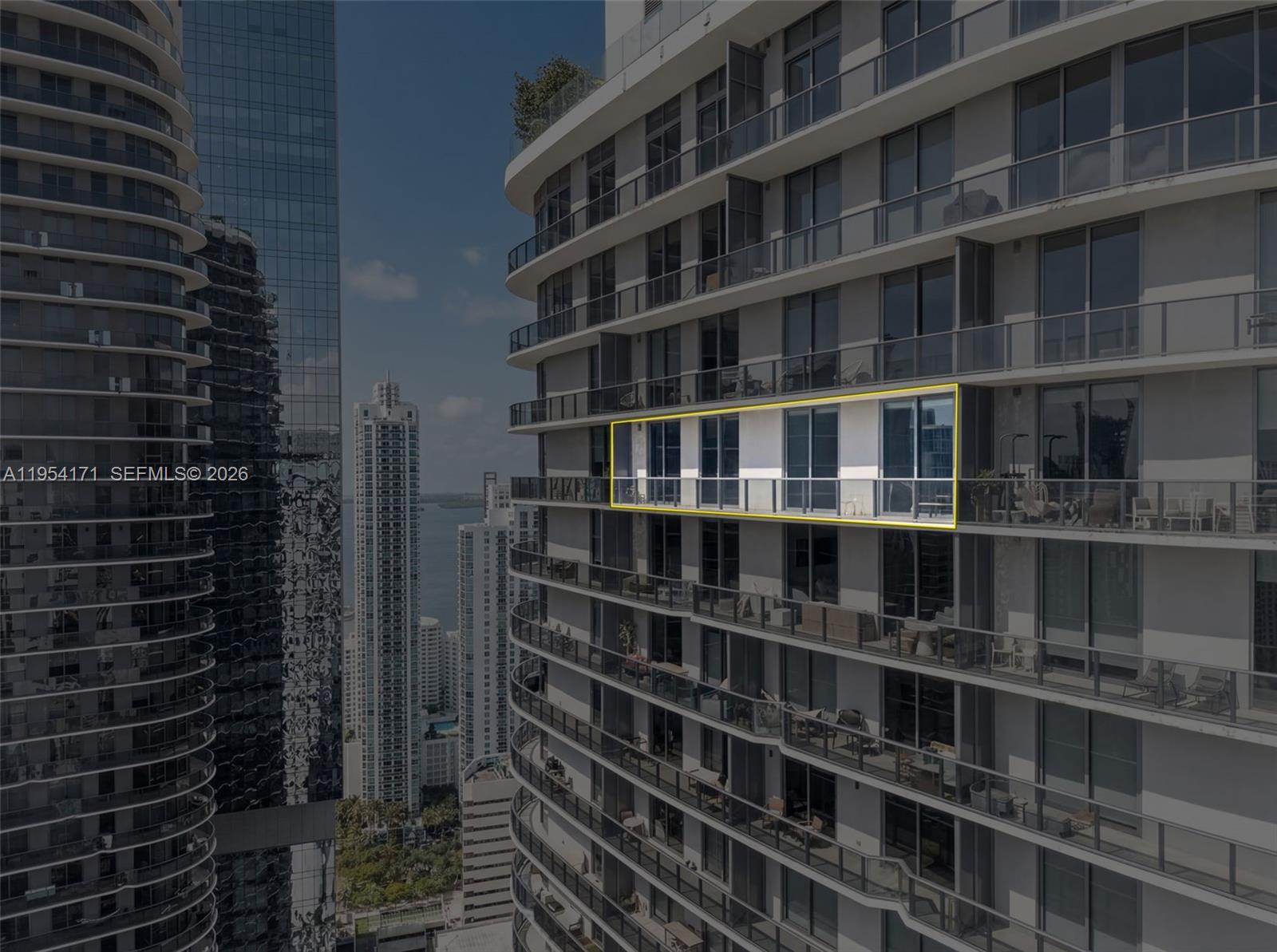 45 Southwest 9th Street, Unit LPH4609 Miami, FL 33130 - Photo 49 of 50 a view of a building