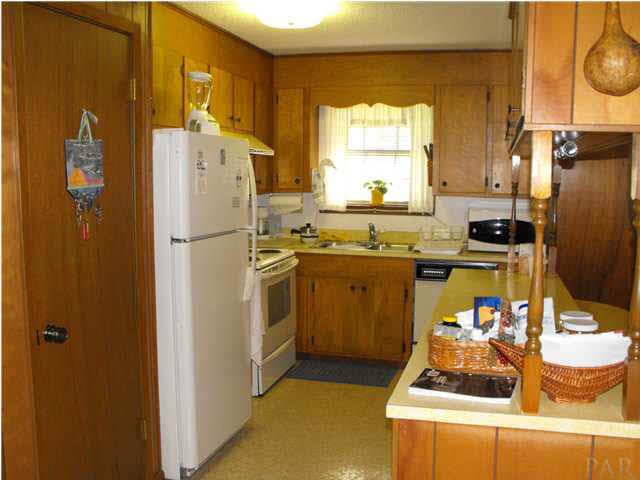 5121 Still Road Century, FL 32535 - Photo 3 of 16 Kitchen