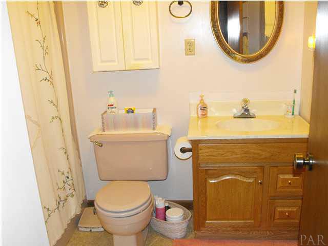 5121 Still Road Century, FL 32535 - Photo 10 of 16 Bathroom 2