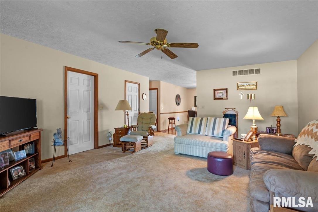 6416 Hayley Court Springfield, IL 62712 - Photo 4 of 24