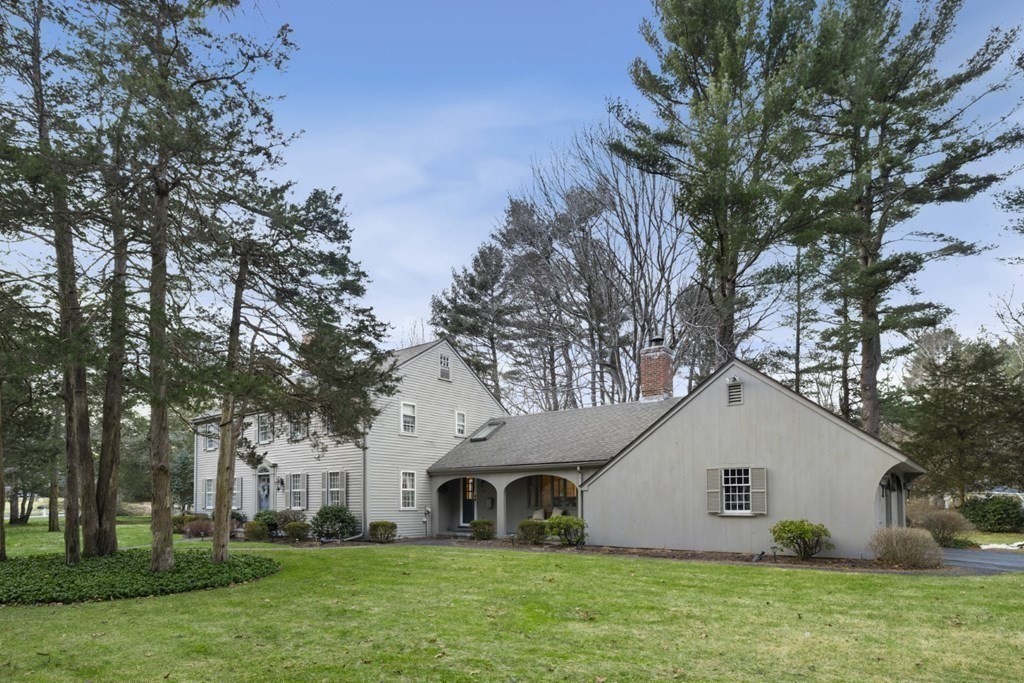 8 Townsend Road Lynnfield, MA 01940 - Photo 40 of 41 a front view of house with garden