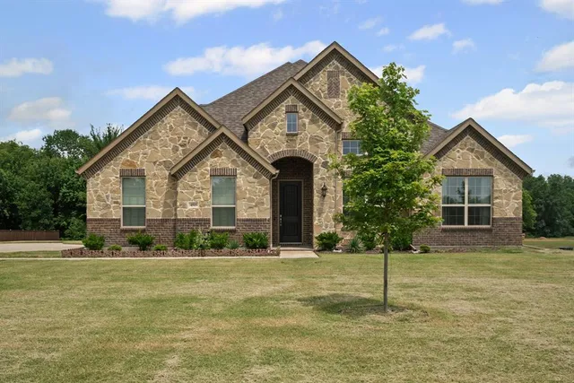 $410,000 | 4919 Elizabeth Way, Lone Oak, TX 75453