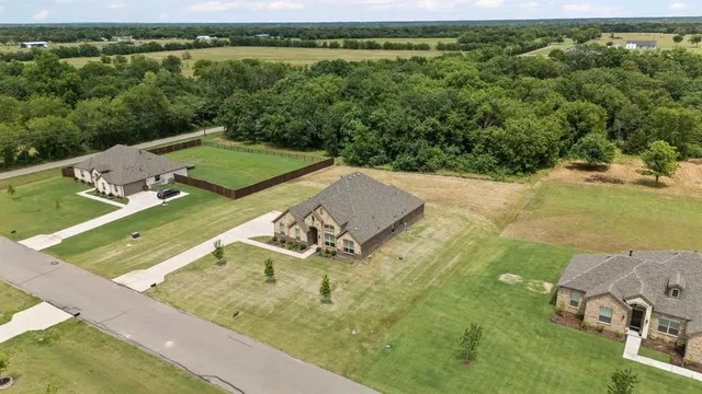 $410,000 | 4919 Elizabeth Way, Lone Oak, TX 75453