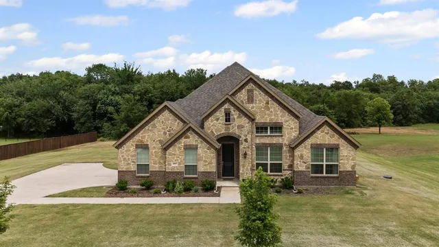 $410,000 | 4919 Elizabeth Way, Lone Oak, TX 75453
