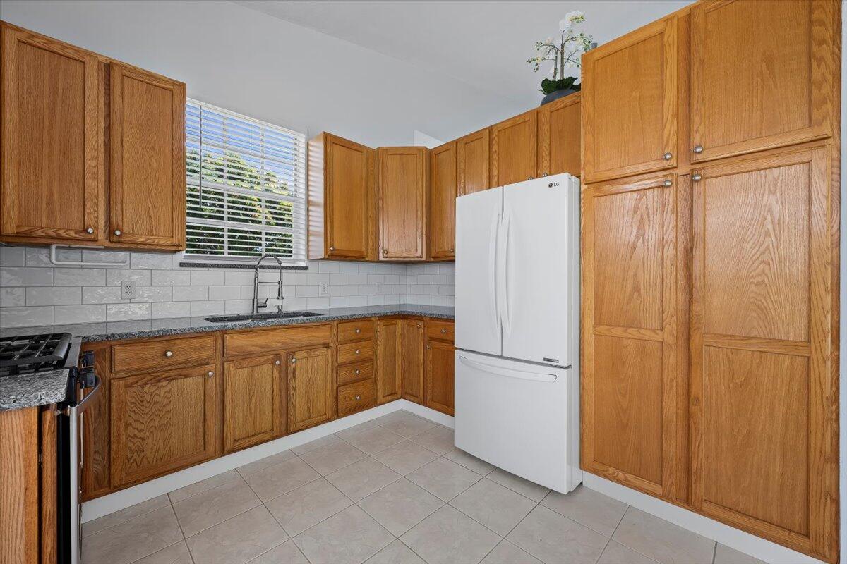 230 Southwest Ridgecrest Drive Port St. Lucie, FL 34953 - Photo 3 of 30 Kitchen