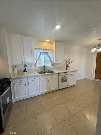 $2,200 | 16512 Batson Place, Victorville, CA 92395