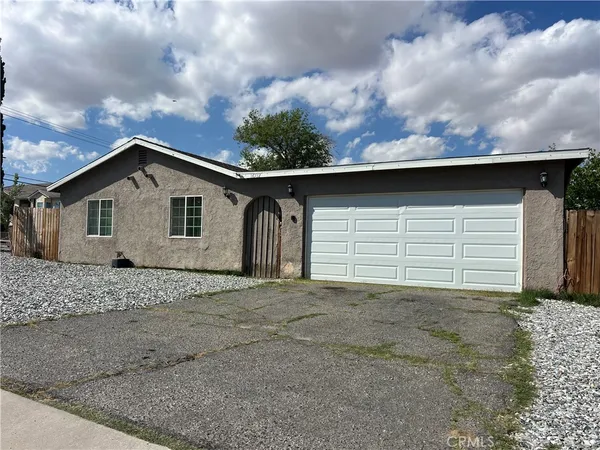$2,200 | 16512 Batson Place, Victorville, CA 92395