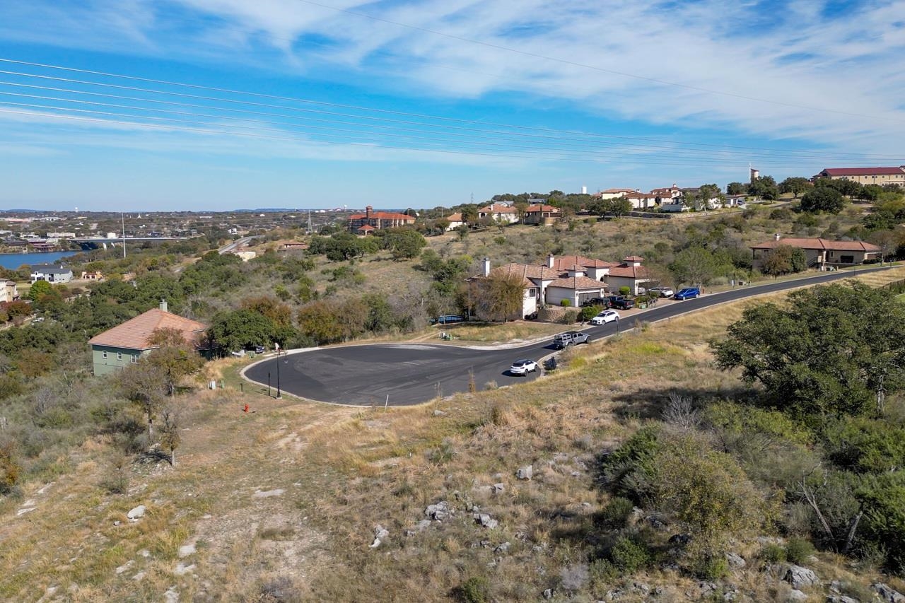 528 Bendito Way Marble Falls, TX 78654 - Photo 4 of 13