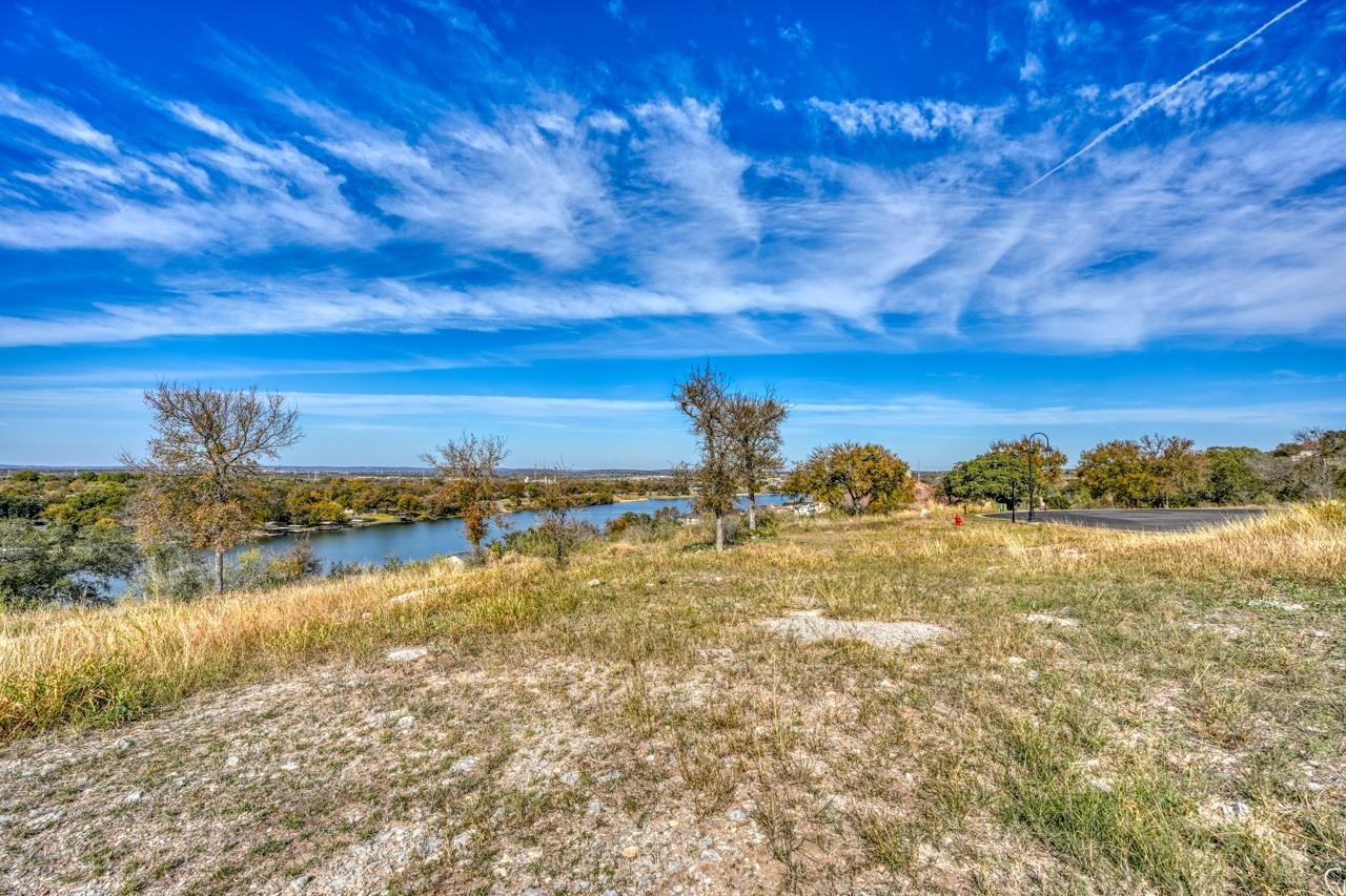 528 Bendito Way Marble Falls, TX 78654 - Photo 5 of 13