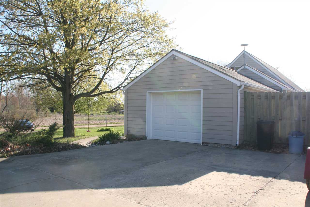 4896 West Church Road Perry, MI 48872 - Photo 5 of 44 50041837-4.JPG