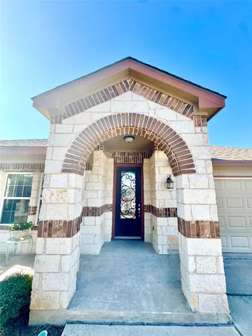 a view of entryway with a couch