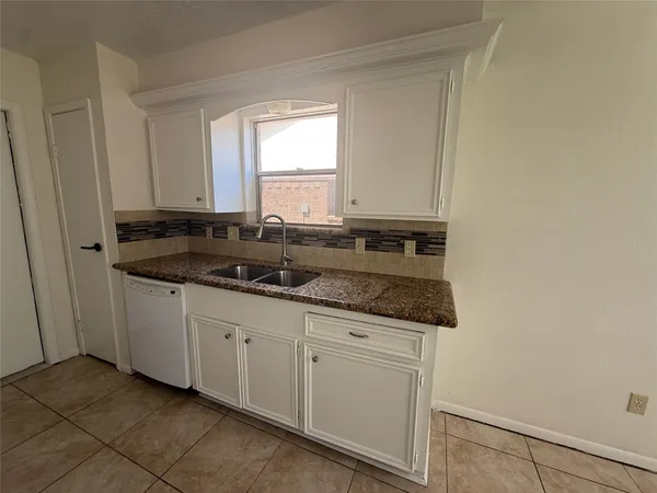 $1,800 | 4223 Steep Rock Drive, Pasadena, TX 77504