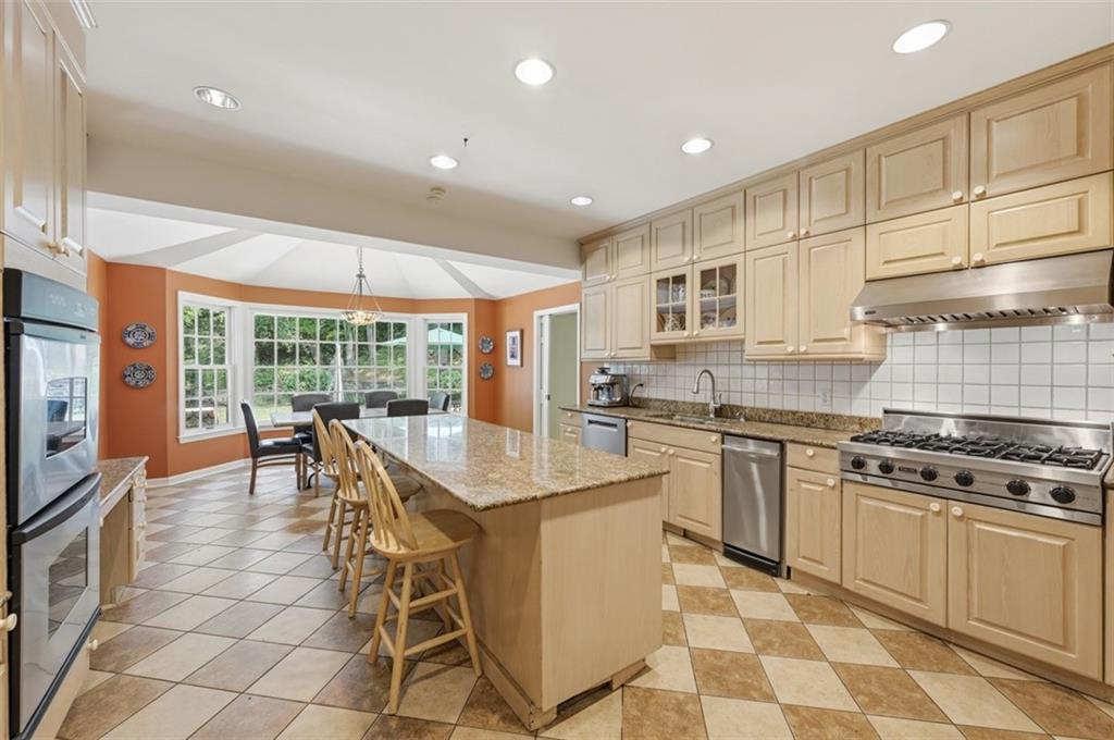 144 Springhouse Lane Pittsburgh, PA 15238 - Photo 8 of 49 Large well equipped kitchen