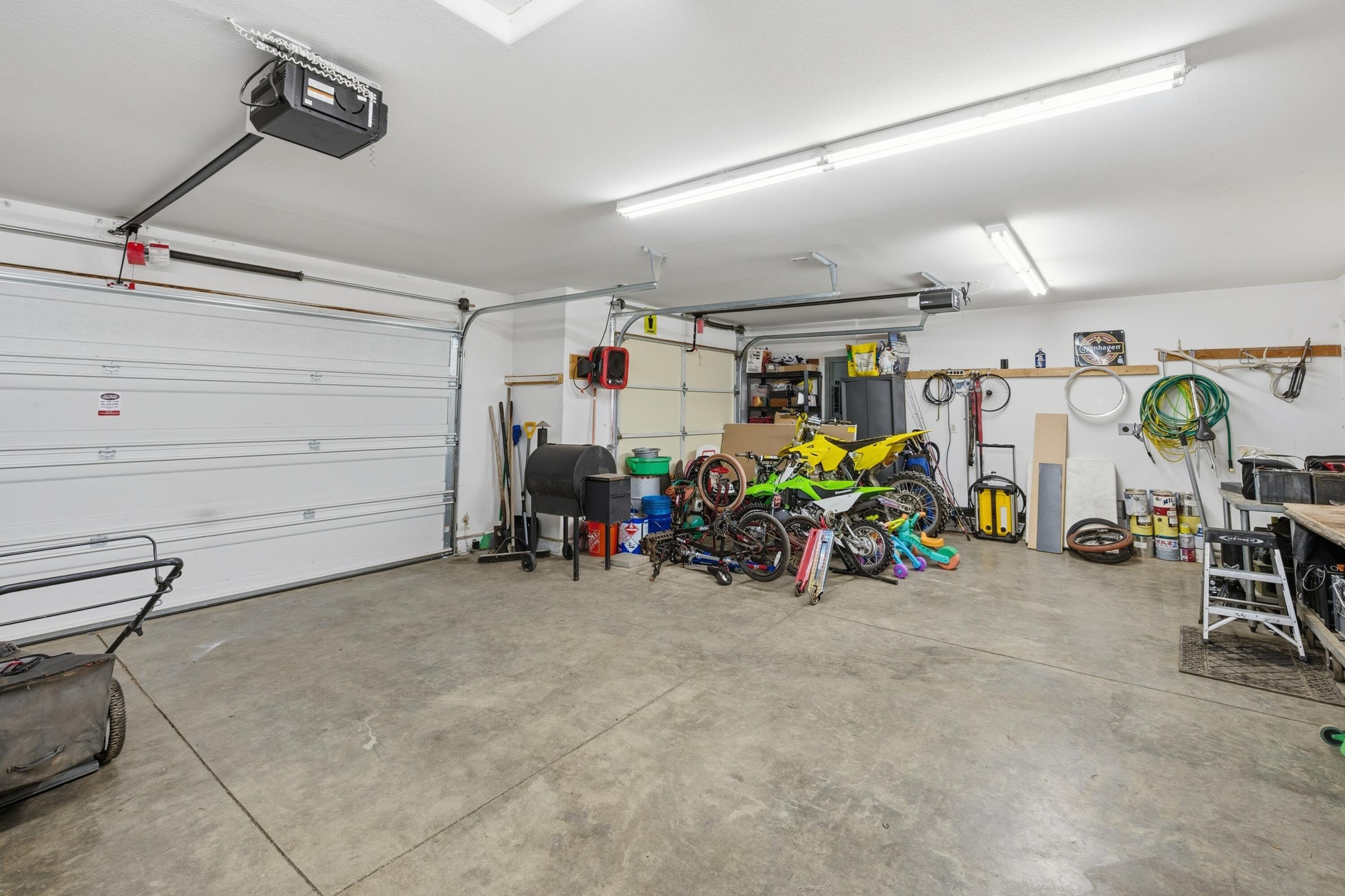 2113 Northwest 22nd Street Redmond, OR 97756 - Photo 28 of 40 TPark_8857_041726