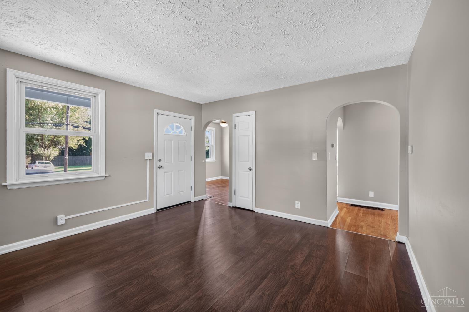 4312 Kugler Mill Road Cincinnati, OH 45236 - Photo 4 of 30