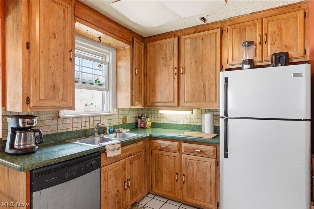 5187 Mayview Road Cleveland, OH 44124 - Photo 8 of 18 Gallery Image 8