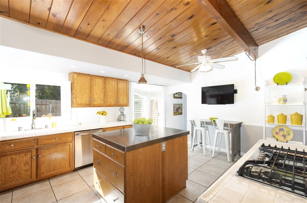 12319 Rockcrest Road Lakeside, CA 92040 - Photo 5 of 23 Gallery Image 5