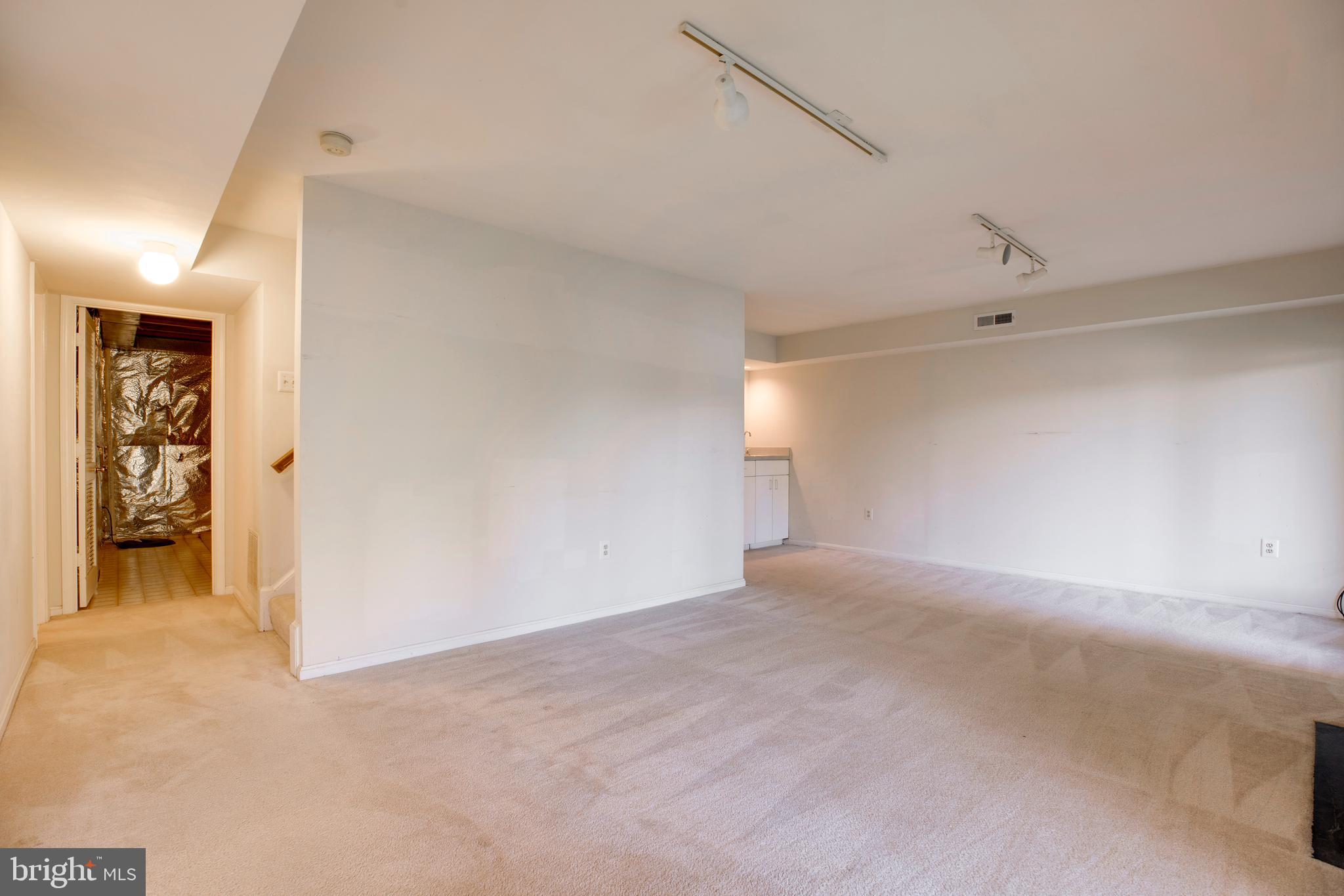 1561 Regatta Lane Reston, VA 20194 - Photo 60 of 70