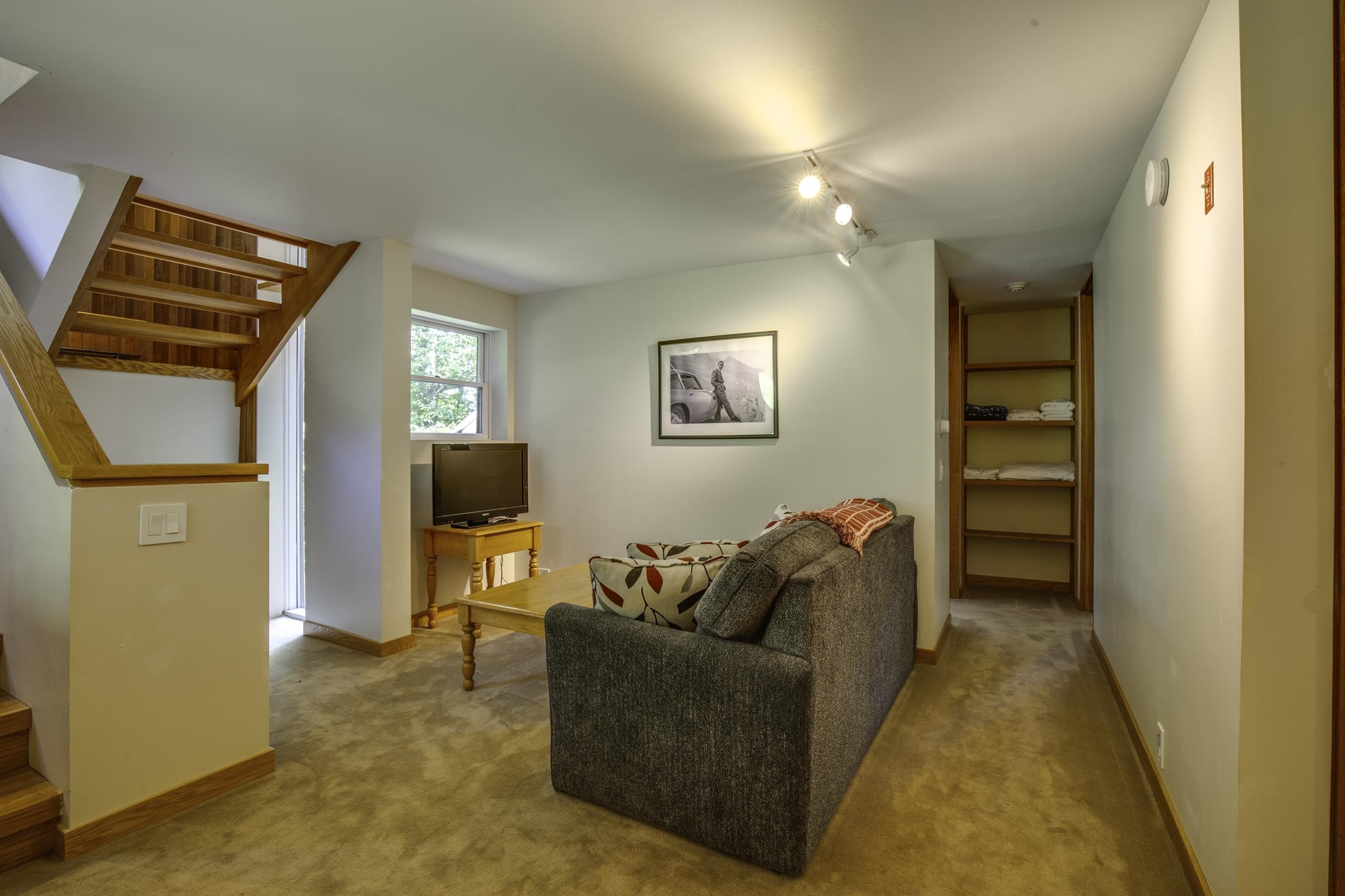 394 Winterberry Road, Unit 4 Killington, VT 05751 - Photo 10 of 38 Gallery Image 10