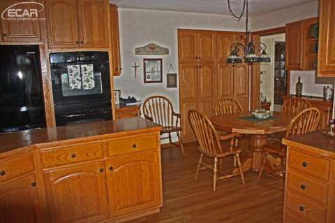 7538 East River Road Flushing, MI 48433 - Photo 13 of 25 20429586-12.JPG