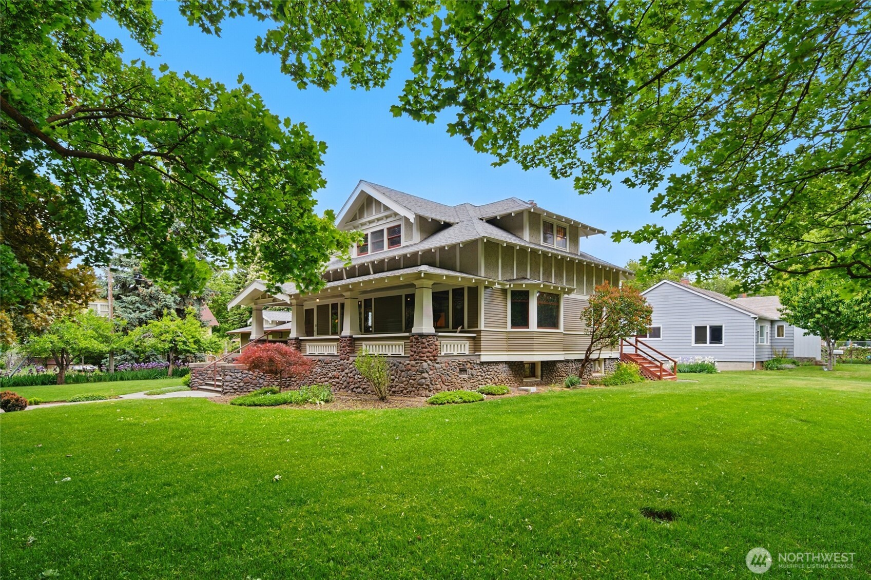 411 South 1st Street Dayton, WA 99328 - Photo 1 of 40