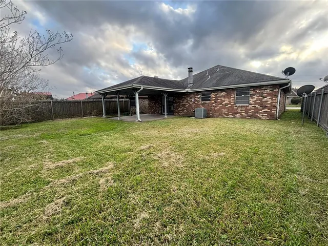 $1,800 | 1209 Maplewood Drive, Harvey, LA 70058