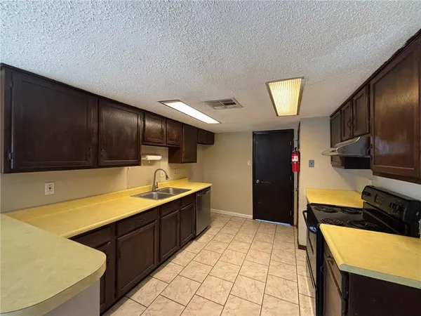 $1,800 | 1209 Maplewood Drive, Harvey, LA 70058