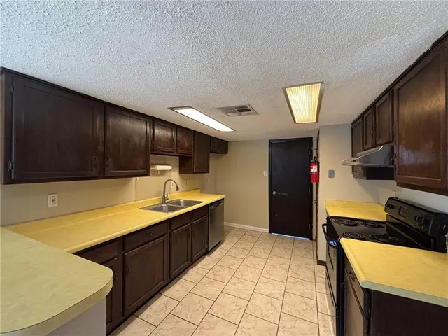 $1,800 | 1209 Maplewood Drive, Harvey, LA 70058