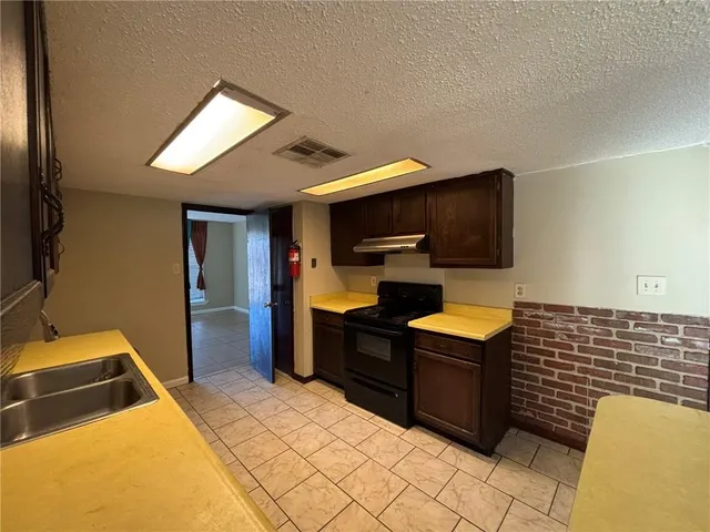 $1,800 | 1209 Maplewood Drive, Harvey, LA 70058