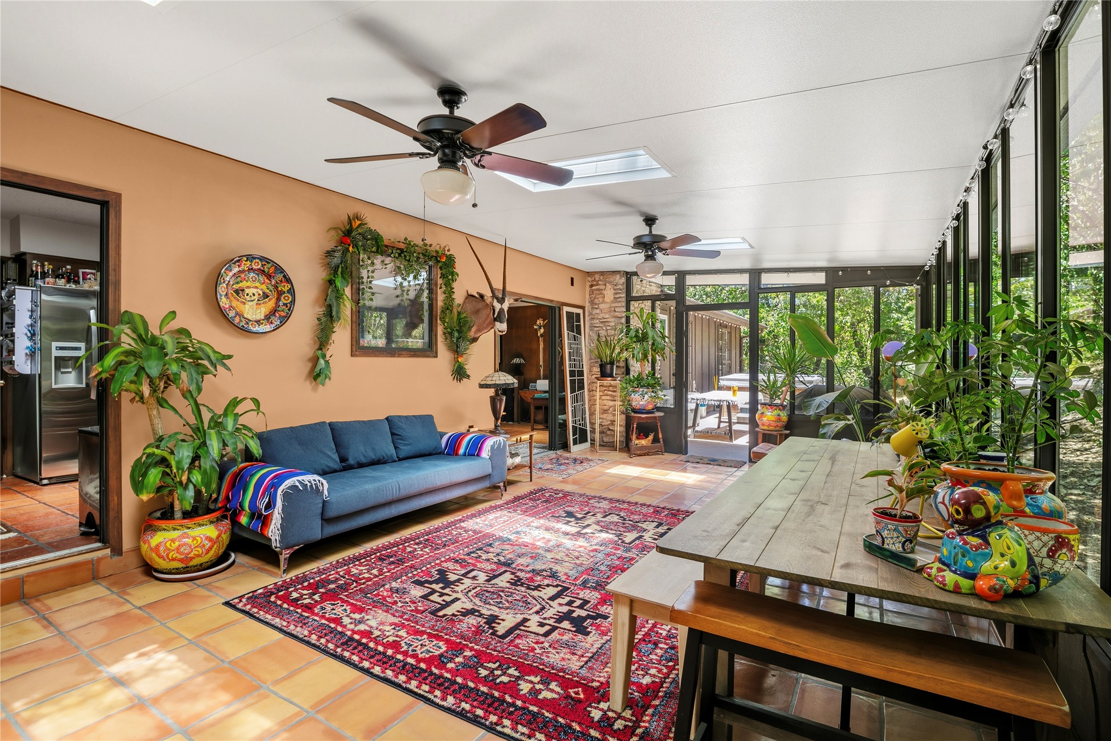 5403 Jeffburn Cove Austin, TX 78745 - Photo 20 of 40 a living room with patio furniture and a potted plant