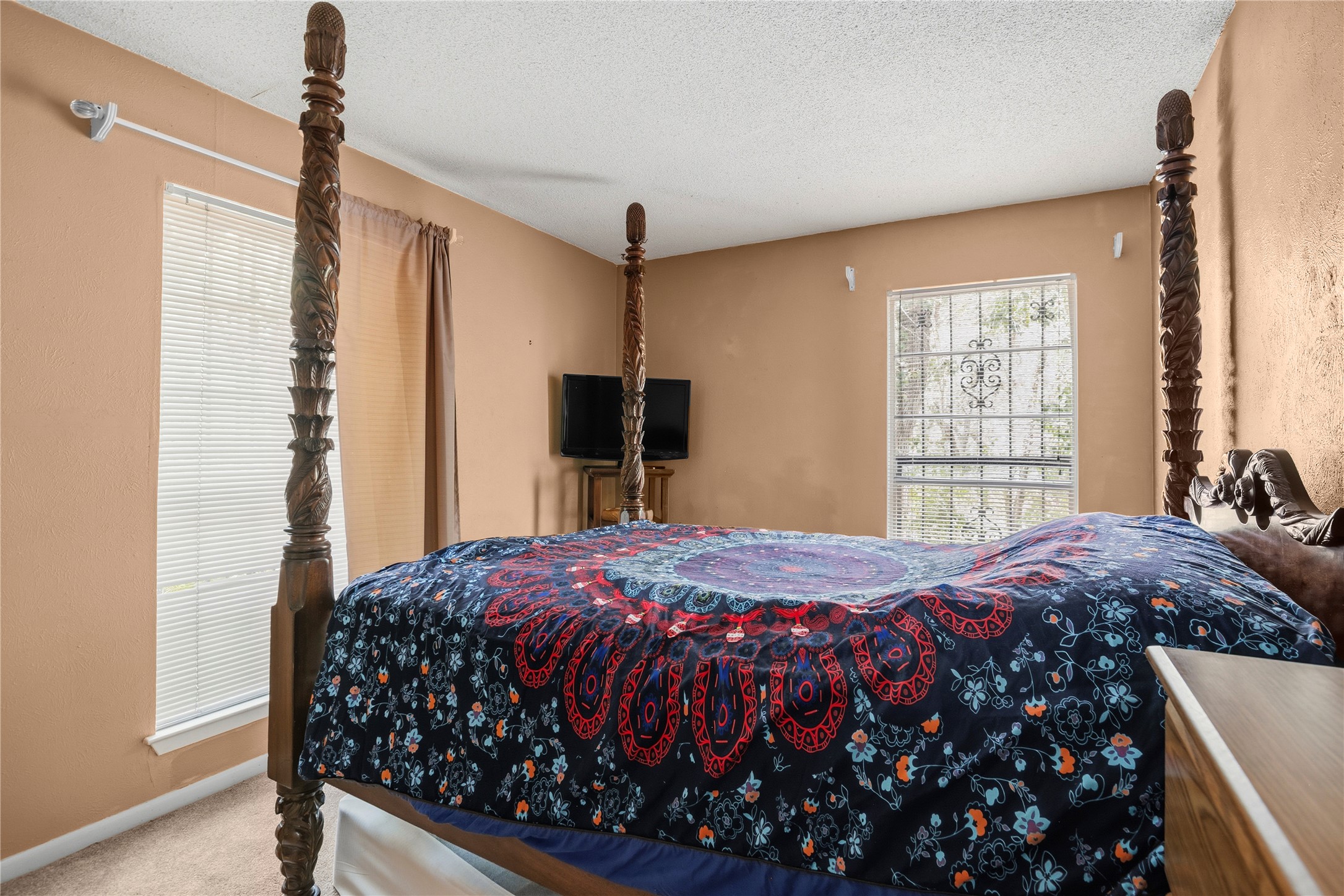 5403 Jeffburn Cove Austin, TX 78745 - Photo 32 of 40 a bedroom with a bed and a window