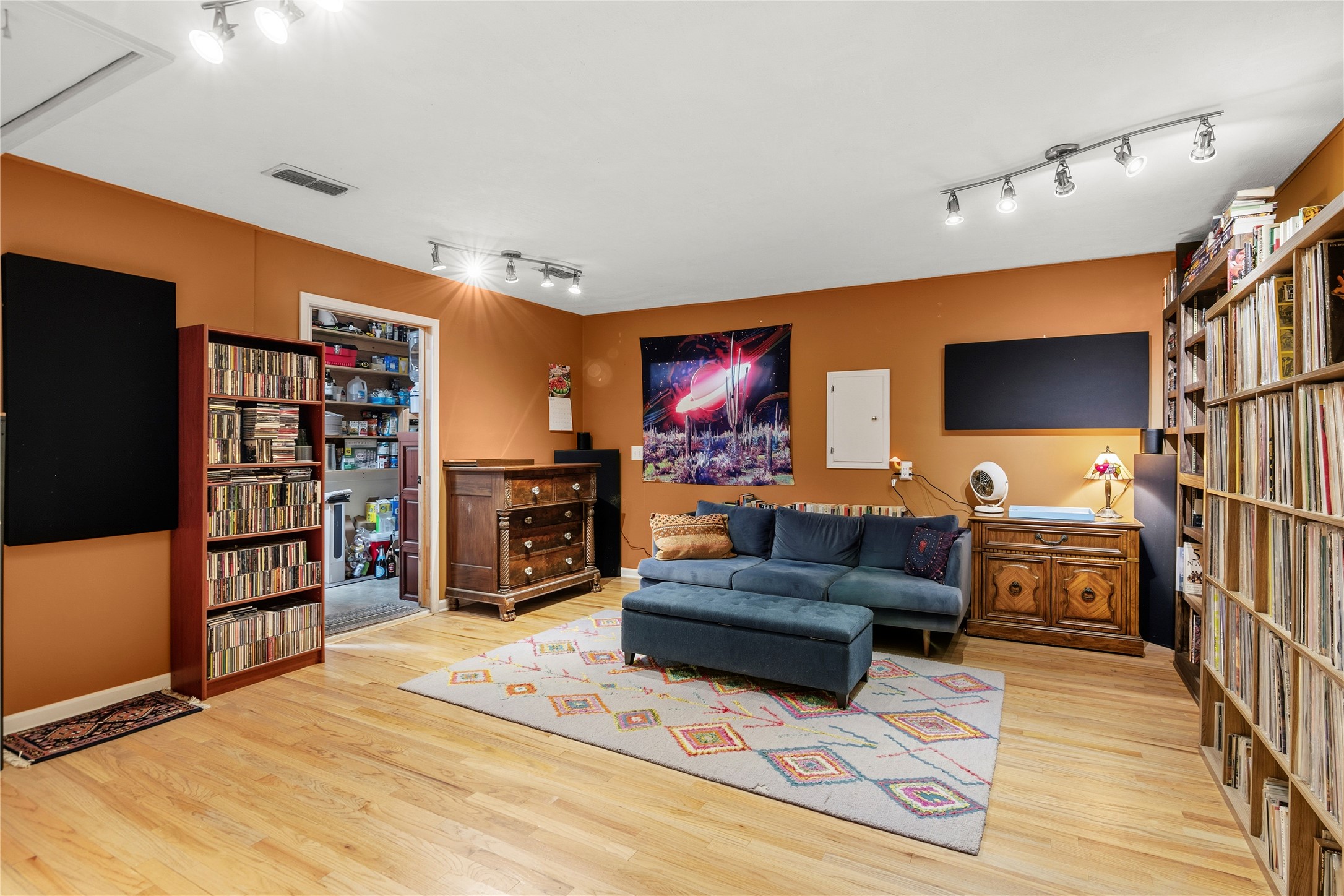 5403 Jeffburn Cove Austin, TX 78745 - Photo 37 of 40 a living room with furniture and a flat screen tv