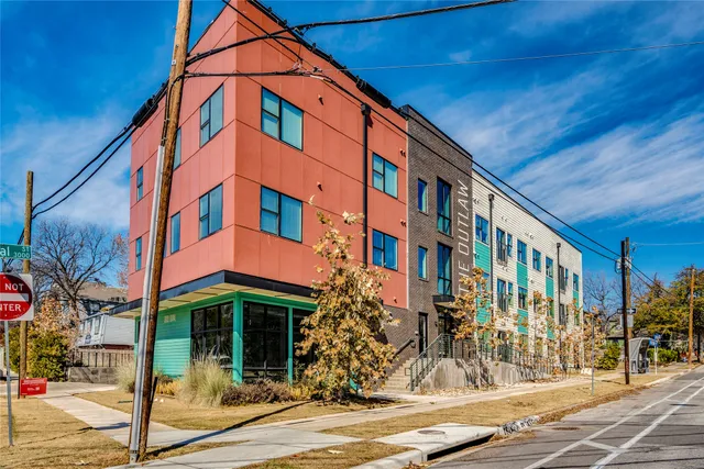 $3,600 | 3000 Duval Street, Unit 207, Austin, TX 78705