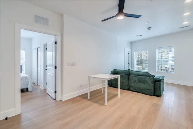 $3,600 | 3000 Duval Street, Unit 207, Austin, TX 78705