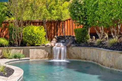 $1,948,000 | 415 Skycrest Drive, Danville, CA 94506
