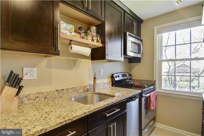 2213 Washington Avenue, Unit W103 Silver Spring, MD 20910 - Photo 5 of 14 Kitchen