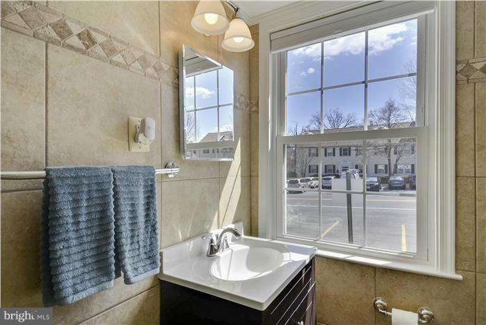 2213 Washington Avenue, Unit W103 Silver Spring, MD 20910 - Photo 10 of 14 Bath