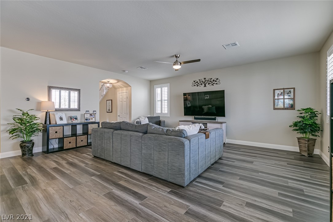 110 Elm Reed Avenue Las Vegas, NV 89113 - Photo 7 of 31 Gallery Image 7