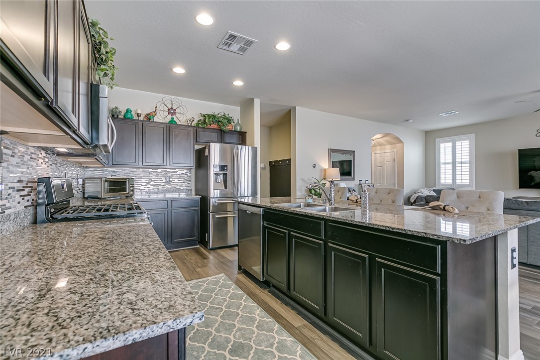 110 Elm Reed Avenue Las Vegas, NV 89113 - Photo 8 of 31 Gallery Image 8