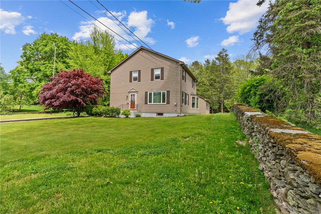 736 Mendon Road Woonsocket, RI 02895 - Photo 3 of 50