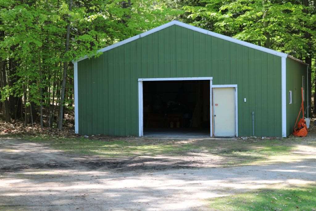 8516 Skegemog Point Road Williamsburg, MI 49690 - Photo 33 of 37 1861807-32.JPG