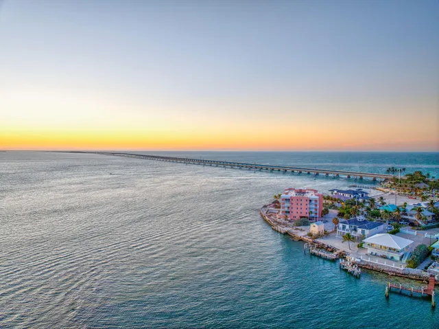 $2,395,000 | 33 Kyle Way West, Marathon, FL 33050