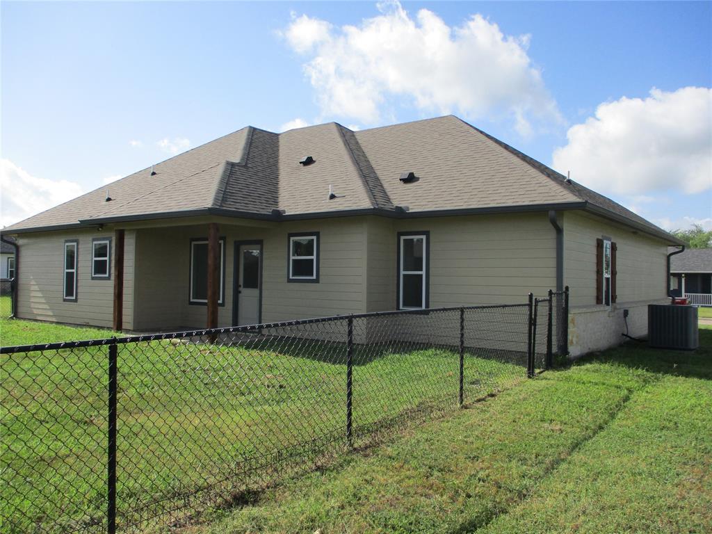 117 Mill Street Emory, TX 75440 - Photo 3 of 29