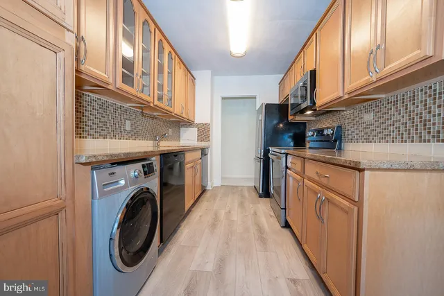 $239,000 | 20 Conshohocken State Road, Unit 203, Bala Cynwyd, PA 19004