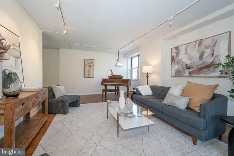 $239,000 | 20 Conshohocken State Road, Unit 203, Bala Cynwyd, PA 19004