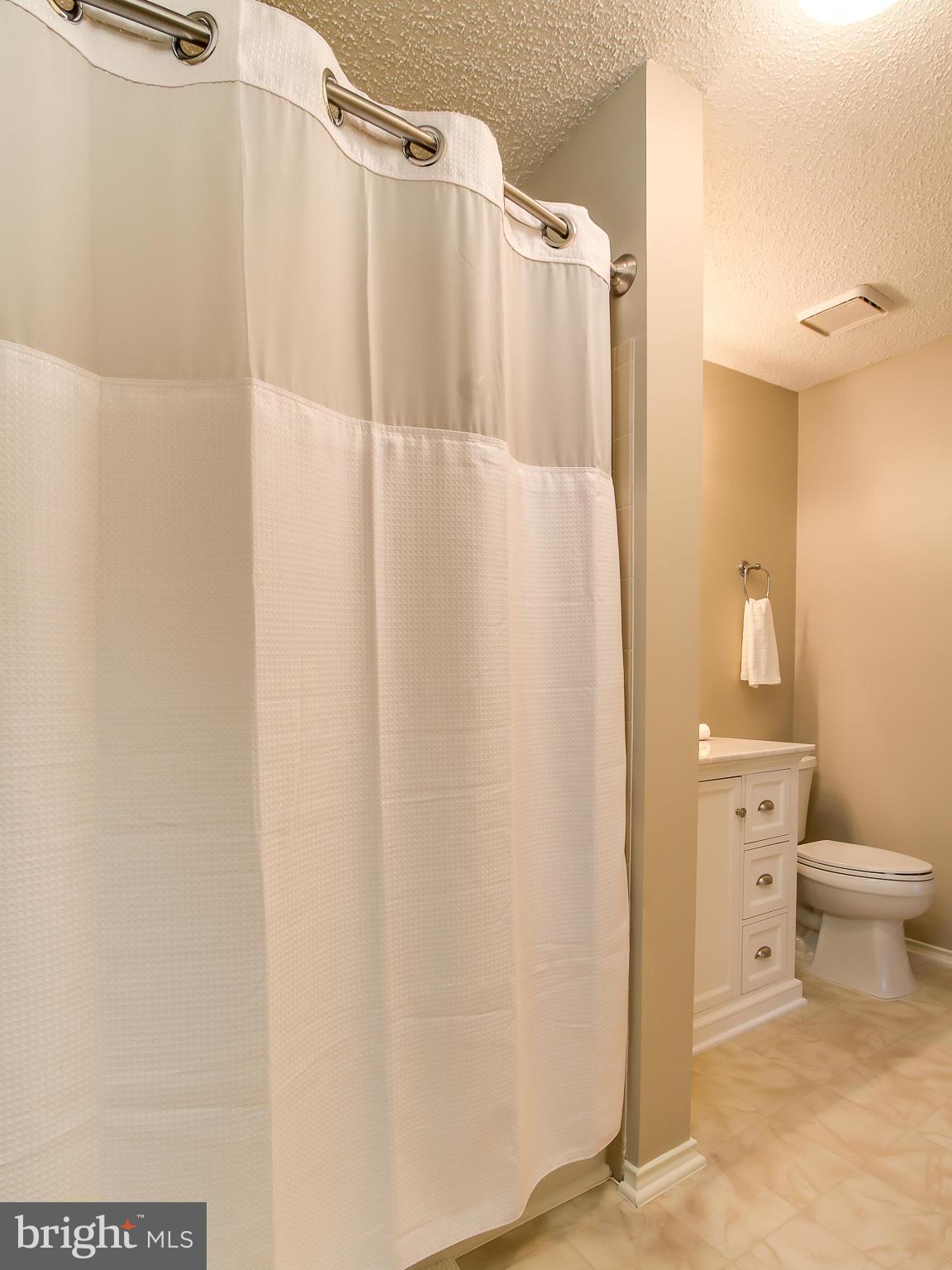 20991 Timber Ridge Terrace, Unit 303 Ashburn, VA 20147 - Photo 19 of 30 Bath